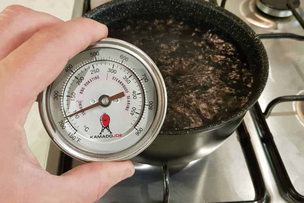 3-30 Inferno Stove Top Meter thermometer calibrated to measure temperatures on stove top.