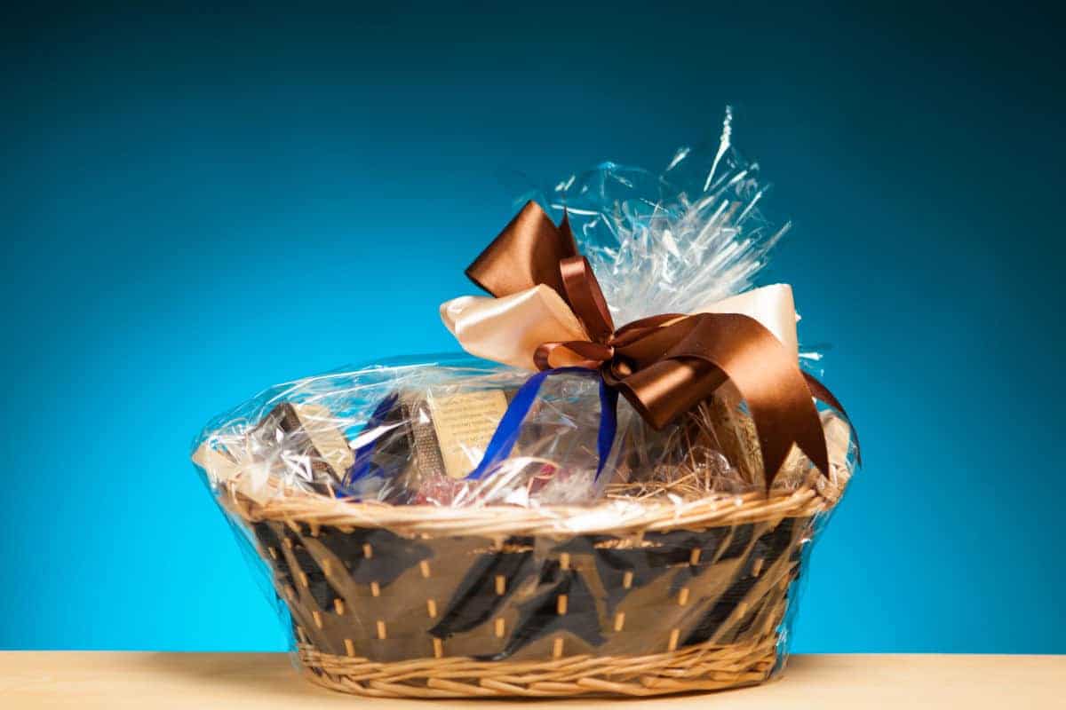 10 BBQ Gift Basket Ideas — For Christmas, Birthday, Father's Day