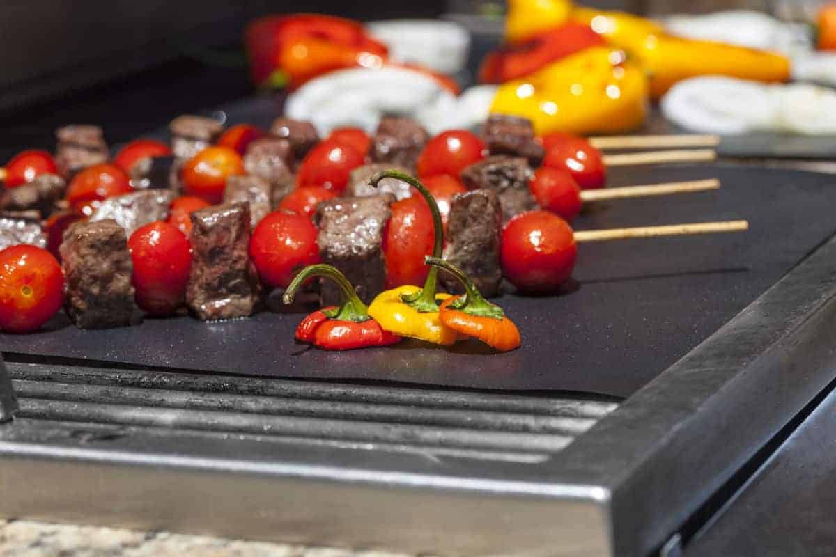 CoutureBridal Grill Mat Set of 6 Works on Electric Grill Gas Charcoal BBQ Reusable and Easy to Clean Heavy Duty 100% Non-Stick BBQ Grill Mats for Grill Accessories Black 