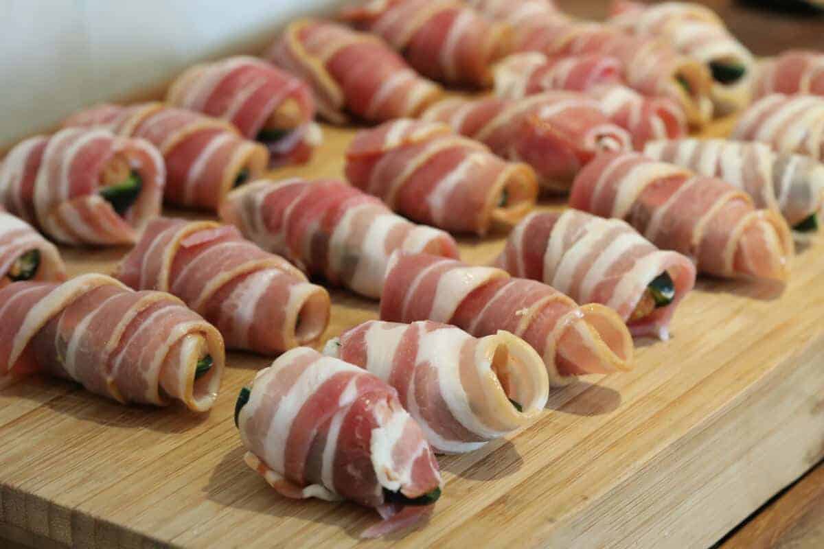 stuffed jalapeños wrapped in bacon