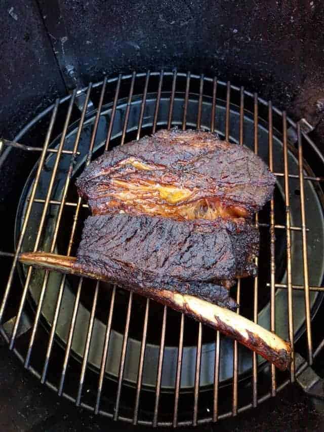 Cooked beef ribs