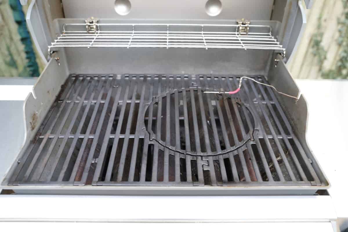 A close up of the Weber GBS grate system inside of a Genesis gr.