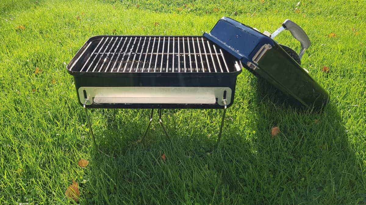 Weber go anywhere on grass with lid off.