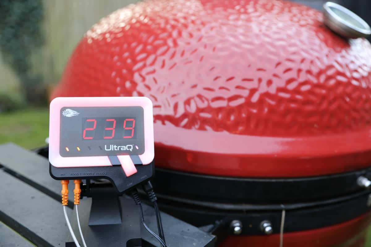 UltraQ base unit on side table of Kamado Joe gr.