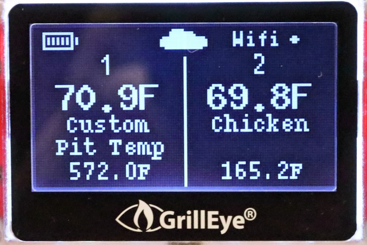 A close up of the Grilleye Max thermometer scr.