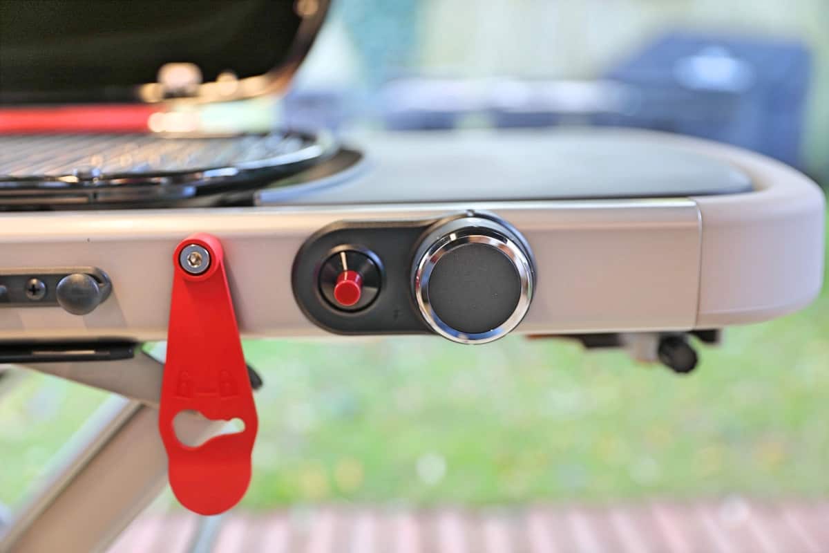 Close up of Weber Traveler burner and igni.