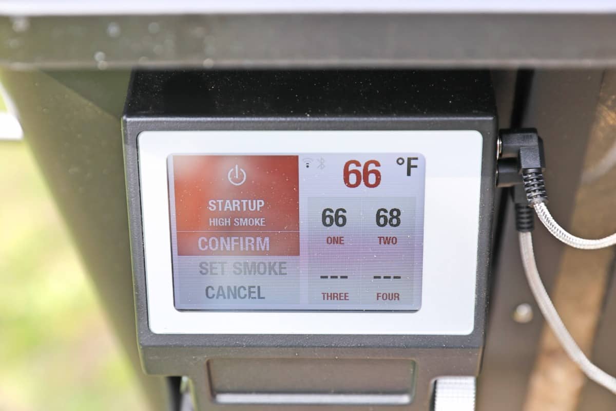 Photo of Camp Chef Woodwind Wi-Fi 36 controller and LCD showing 'Startup' sett.