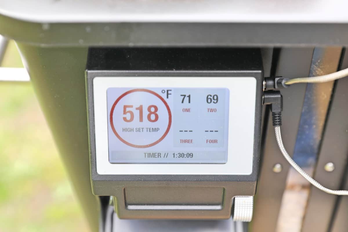 Photo of Camp Chef Woodwind LCD showing 518 degrees Fahrenh.