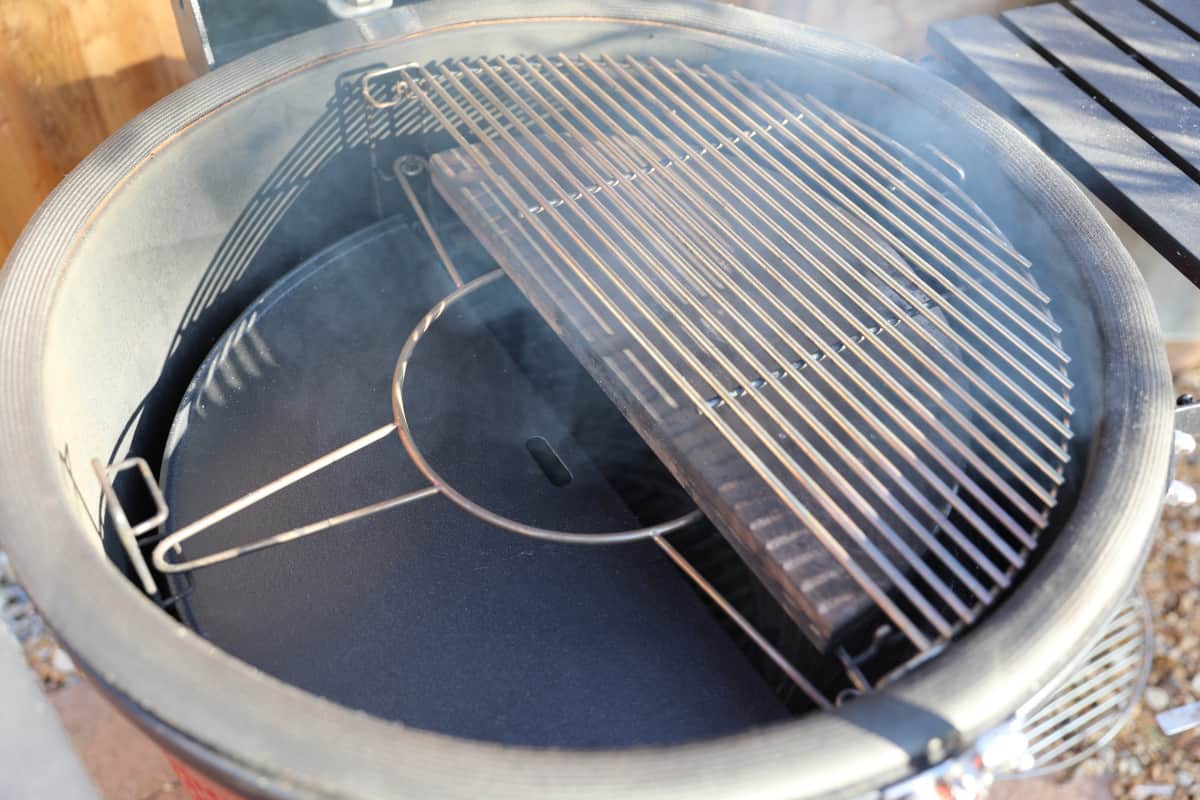 A close up of the Kamado Joe Big Joe flexible cooking system