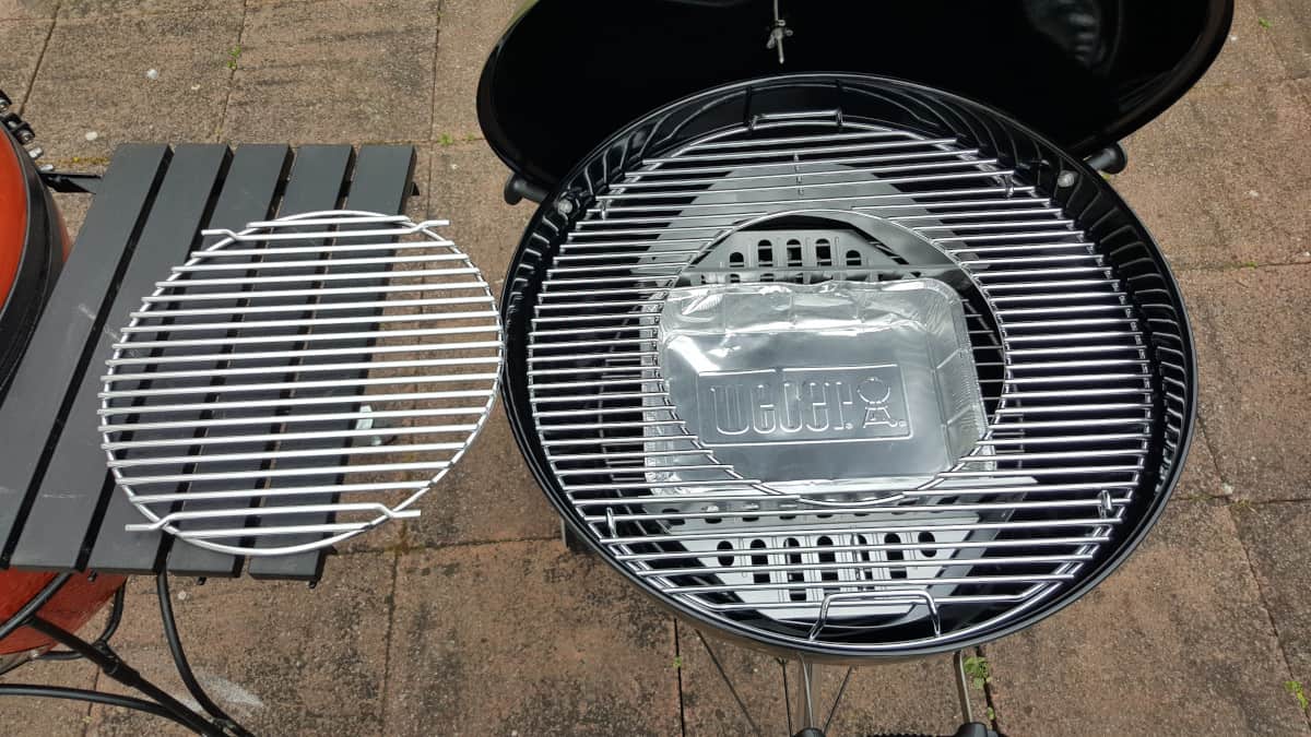 Weber Master Touch GBS grate with center section remo.