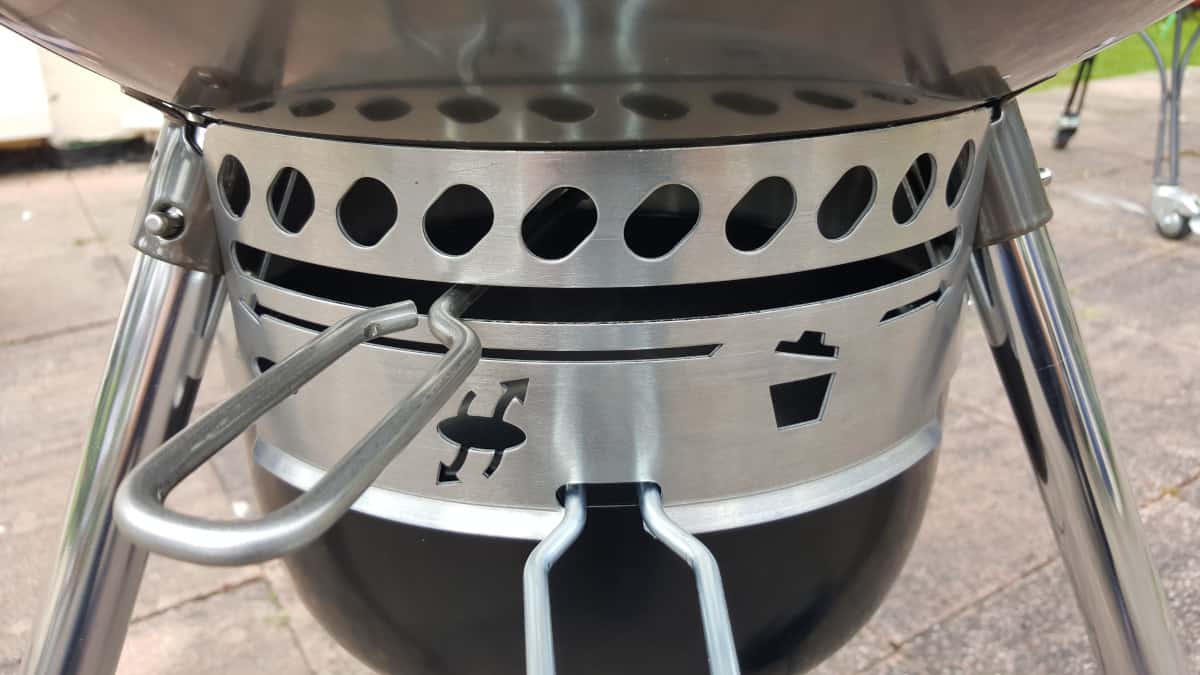 Close up of the Weber Master Touch Lower V.