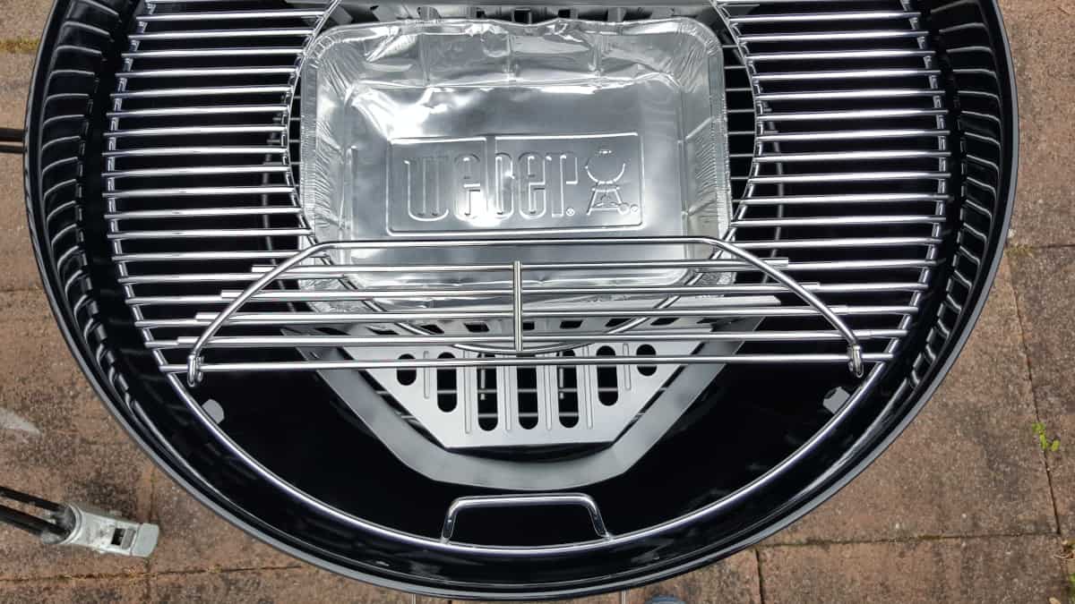 The Weber Master Touch hinged grate open