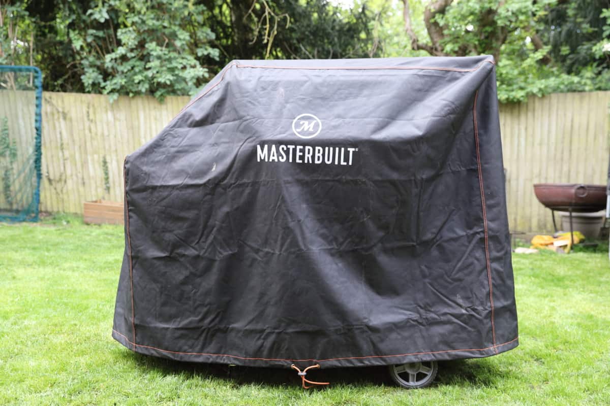 Masterbuilt gravity series grill inside the official branded cover