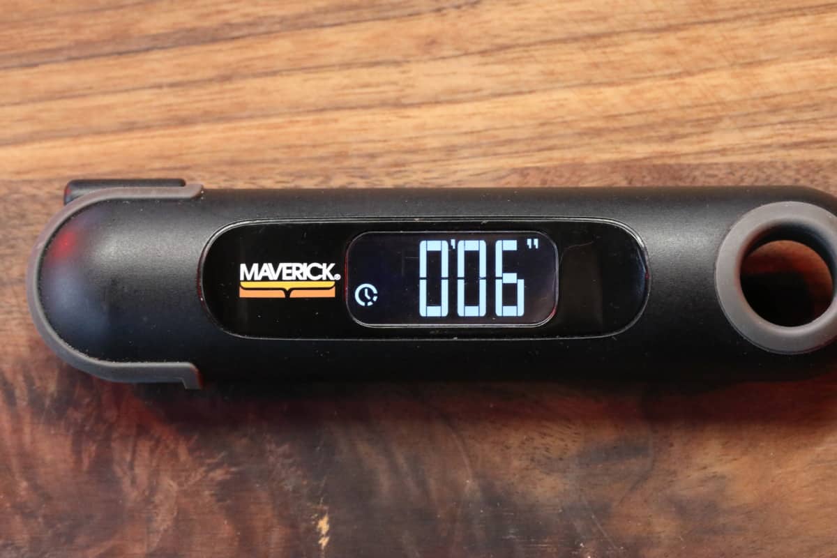 Maverick PT-75 thermometer showing it's timer feature, displaying a current count of 0 mins, 6 s.