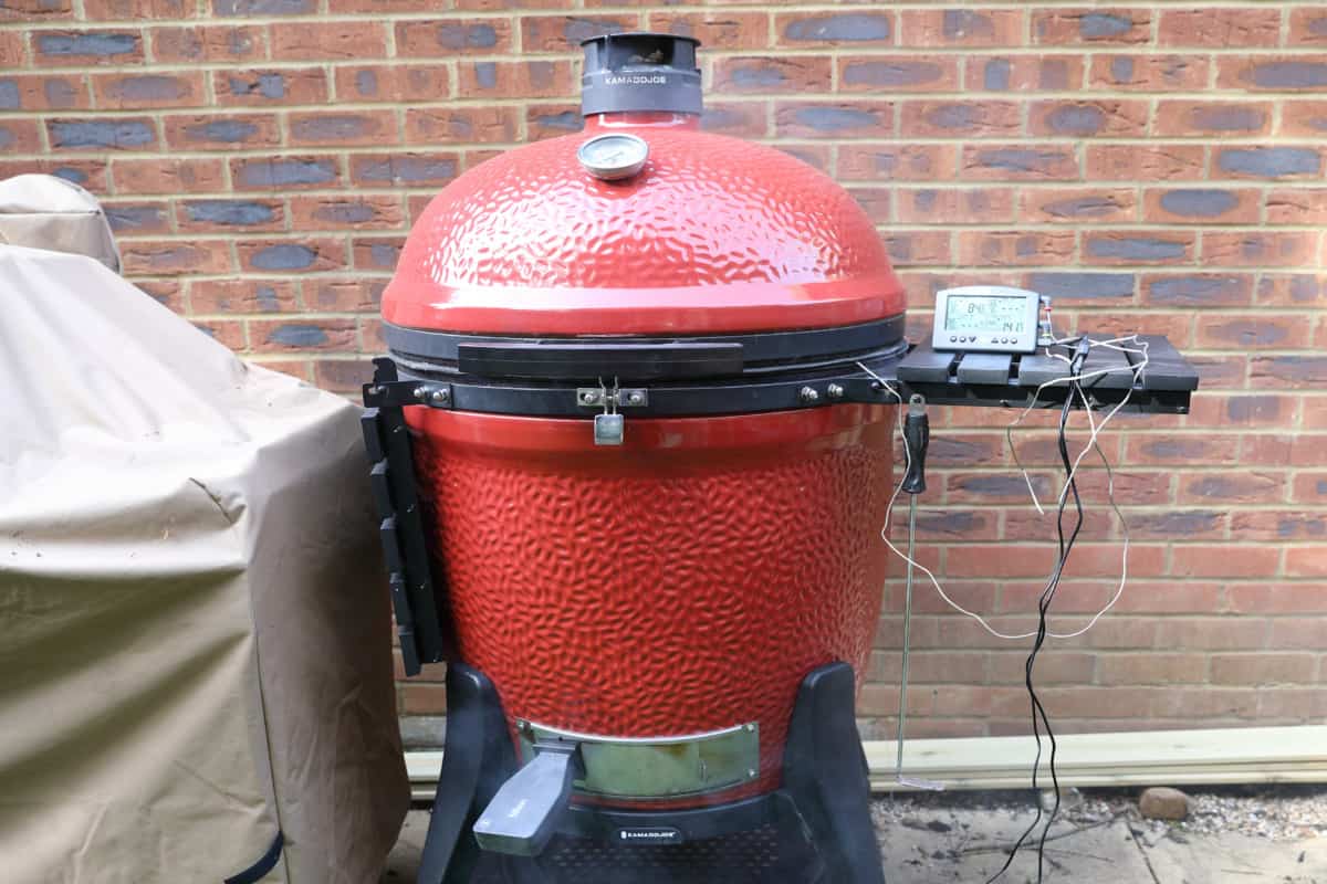 Thermoworks Signals connected to a kamado big jo.