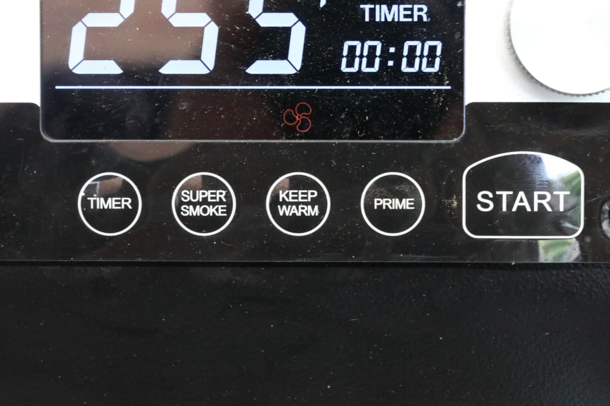 Close up of the five buttons on the z grills 11002b control.