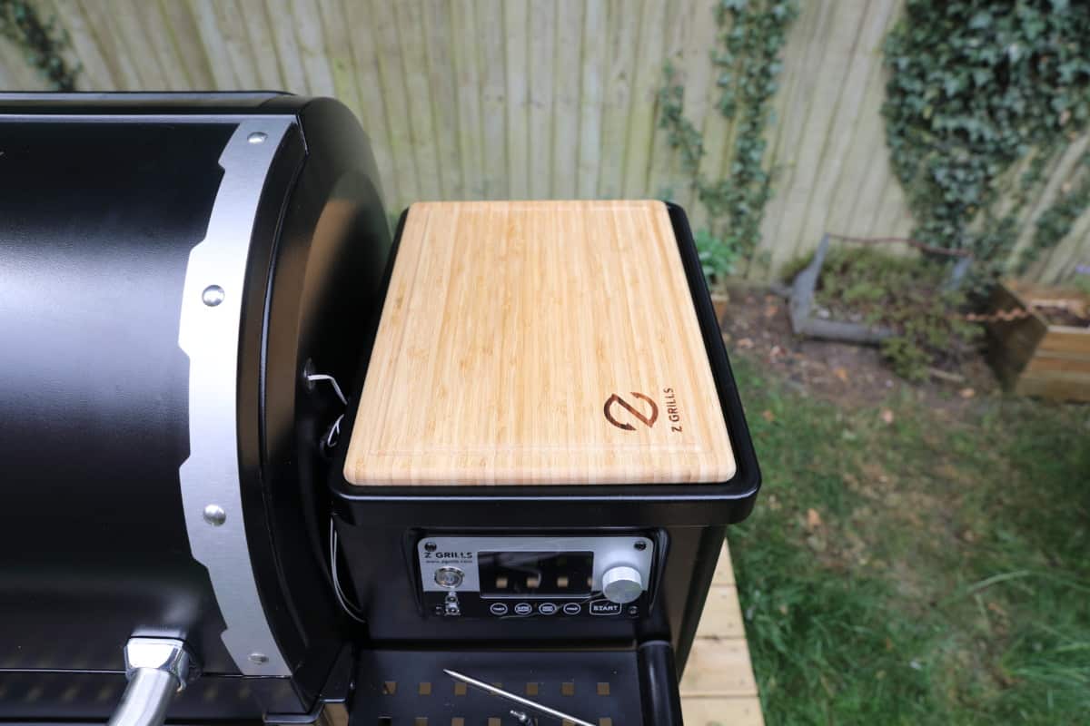 Close up of the z grills 11002b cutting board on top of the hop.