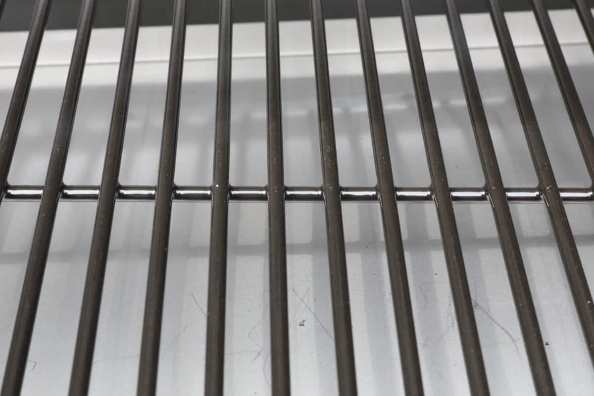 Close up of z grills 11002b porcelain coated gra.