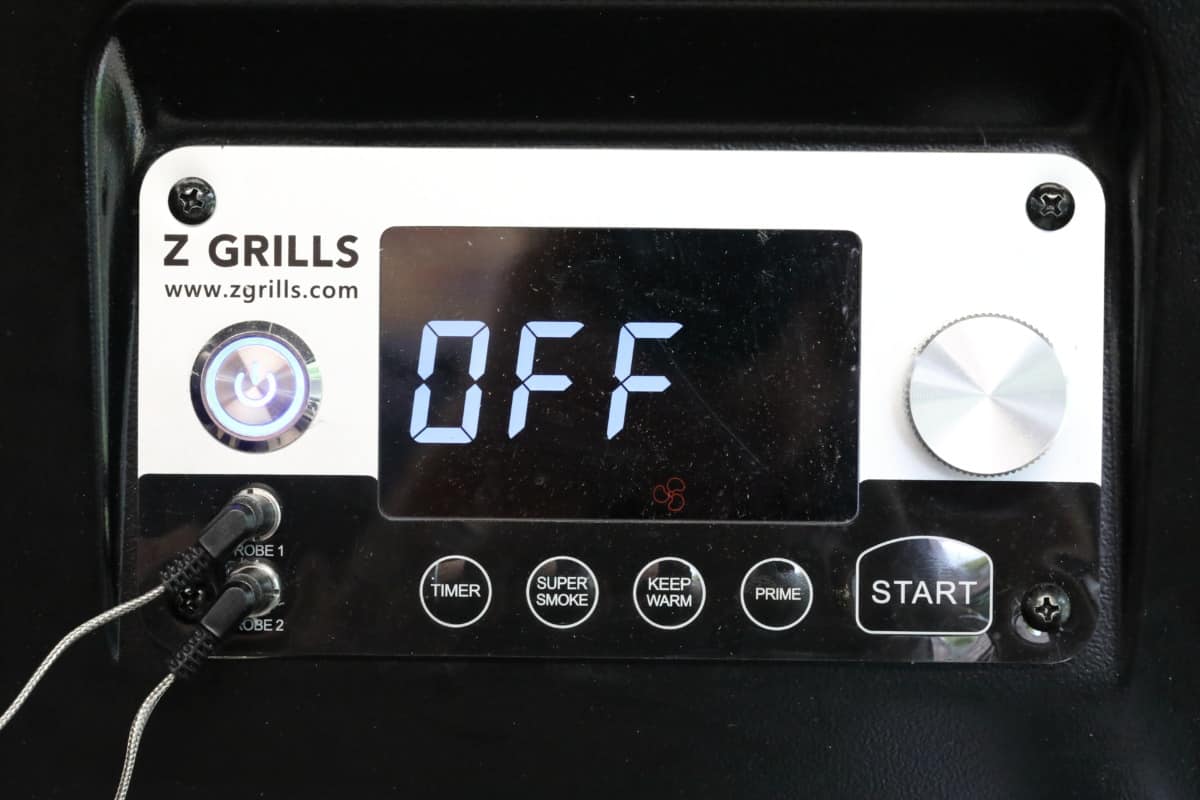 z grills 11002b controller and display showing 'OFF' while in shutdown mode.