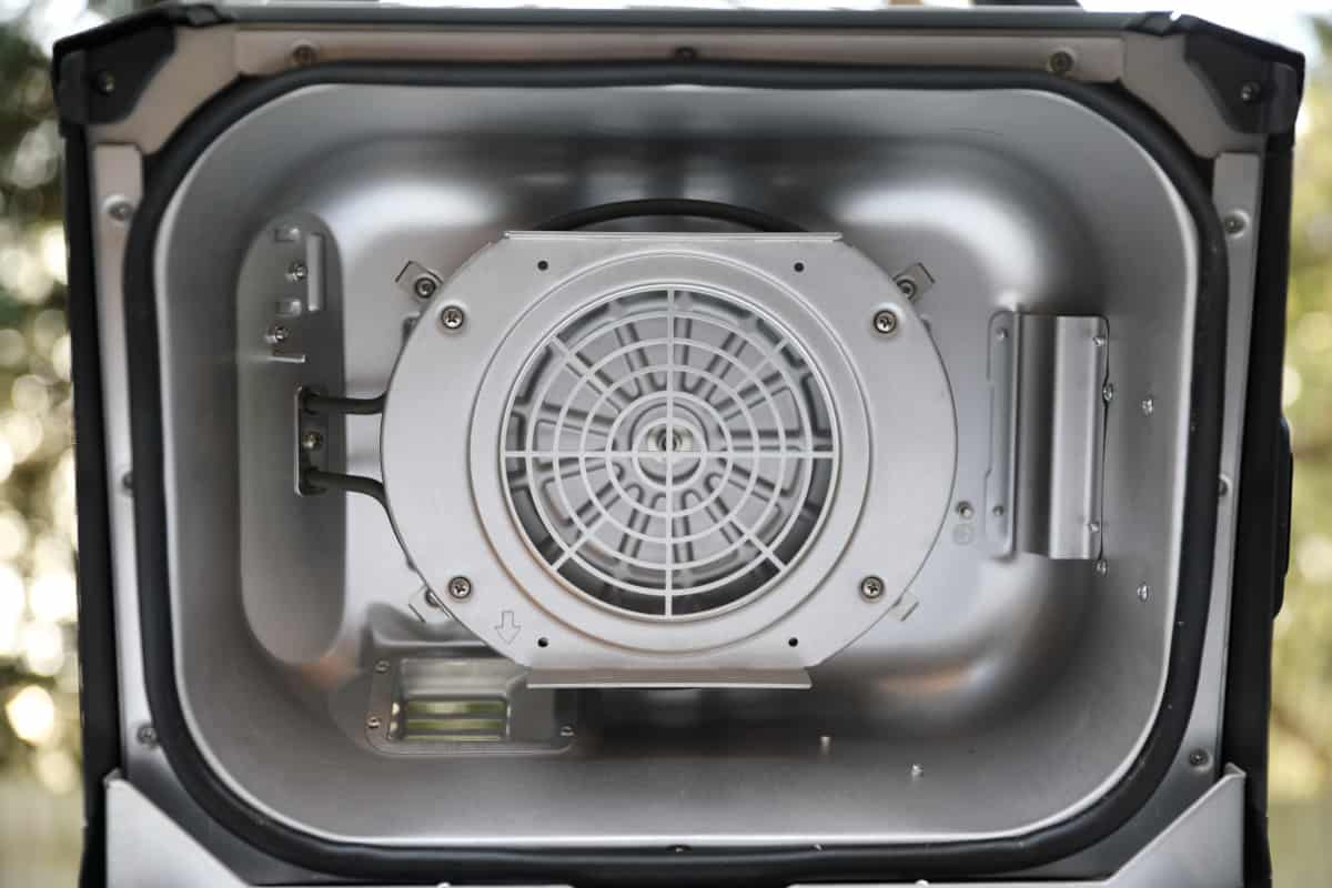 Close up of the fan inside the lid of the Ninja Woodfire grill.